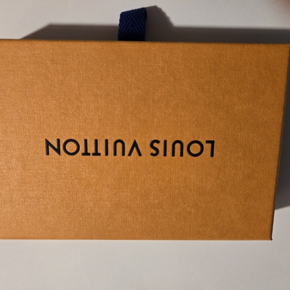 Louis Vuitton Coated Canvas 6 keyholder - Picture 11 of 12